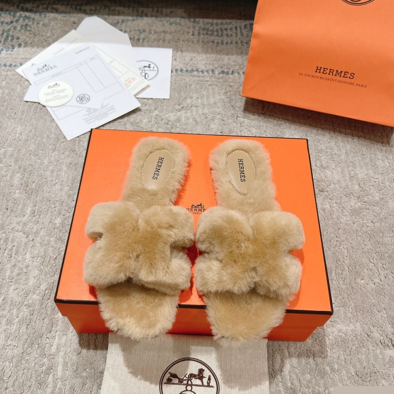 H**mes slippers